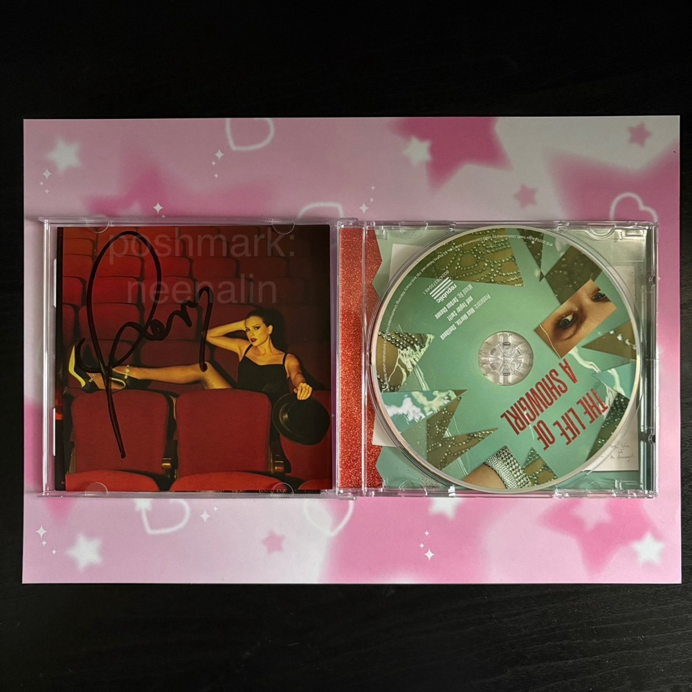 taylor swift the life of a showgirl signed cd [photo 4]